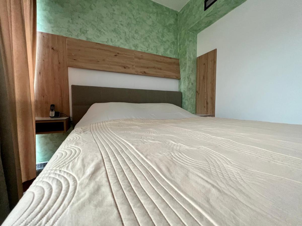 Hotel Brkic Sarajevo Airport - Free Parking المظهر الخارجي الصورة
